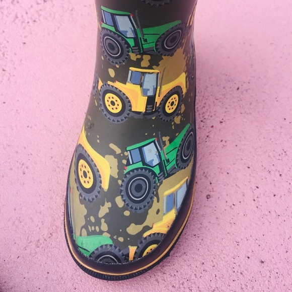 Western Chief Boys Waterproof Printed Rain Boot - Picture 8 of 13